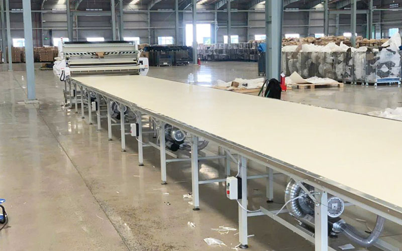 Chọn mua máy trải vải tự động và trải vải thủ công phụ thuộc vào quy mô sản xuất
