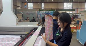máy cắt laser